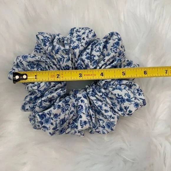 Floral Hair Scrunchie. Multicolor . Medium - Picture 6 of 6